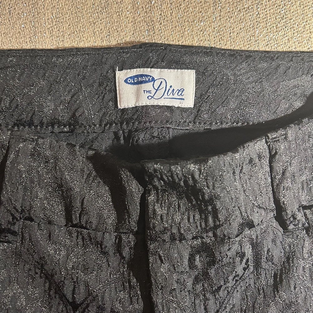 Old Navy “The Diva” black jacquard ankle pants, size 6 - Picture 4 of 12